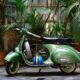 Scooter vert et vintage Vespa