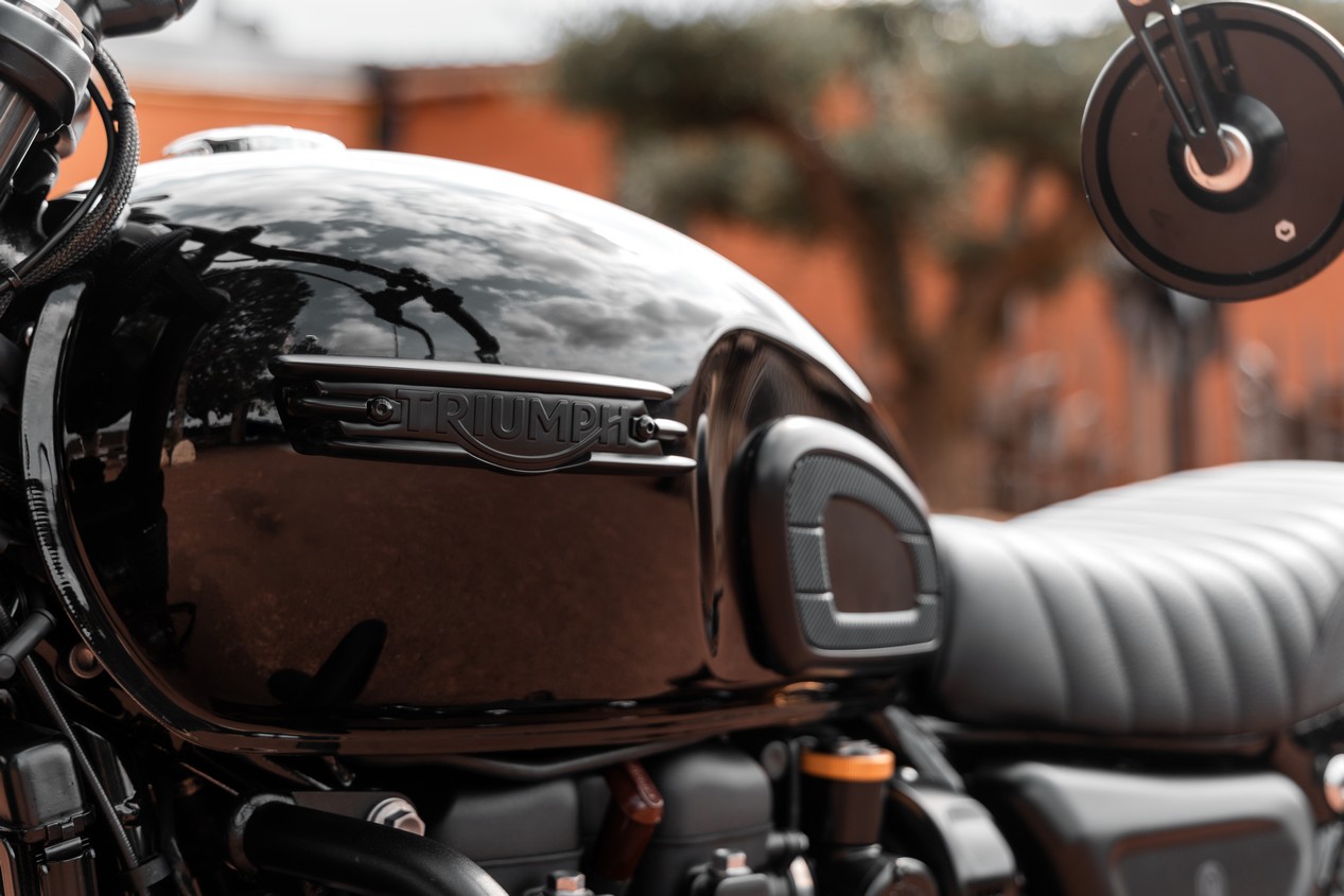 triumph black classic fcr original 2