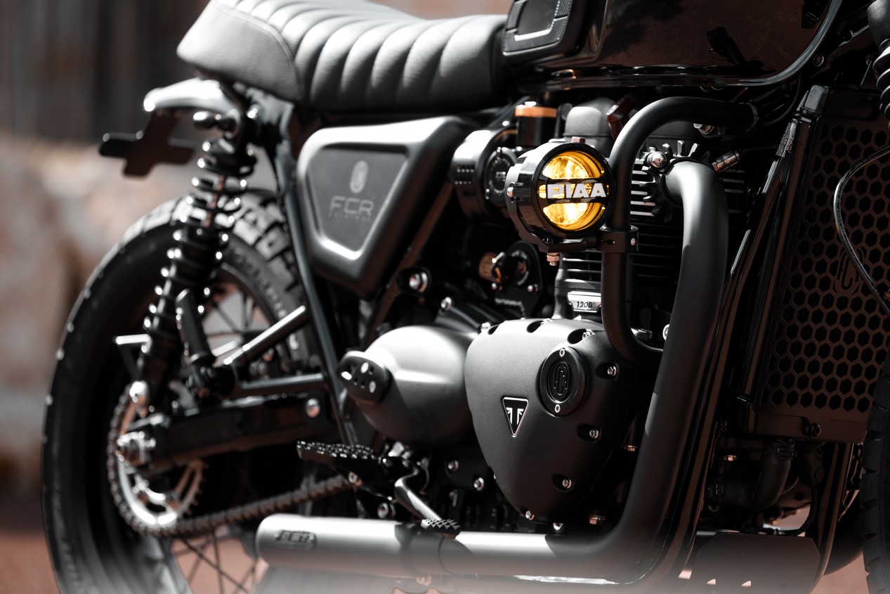 triumph black classic fcr original 7