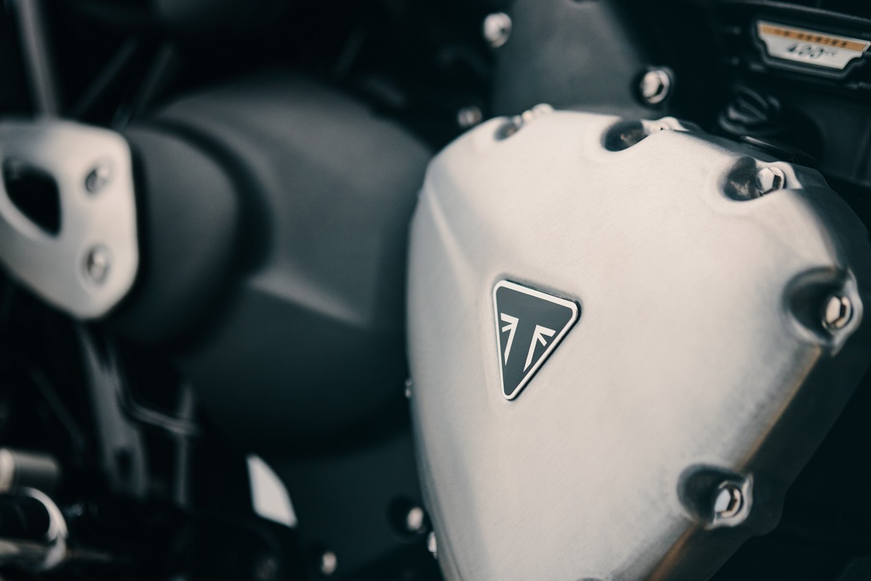 triumph bonneville t 40 2027 details 7