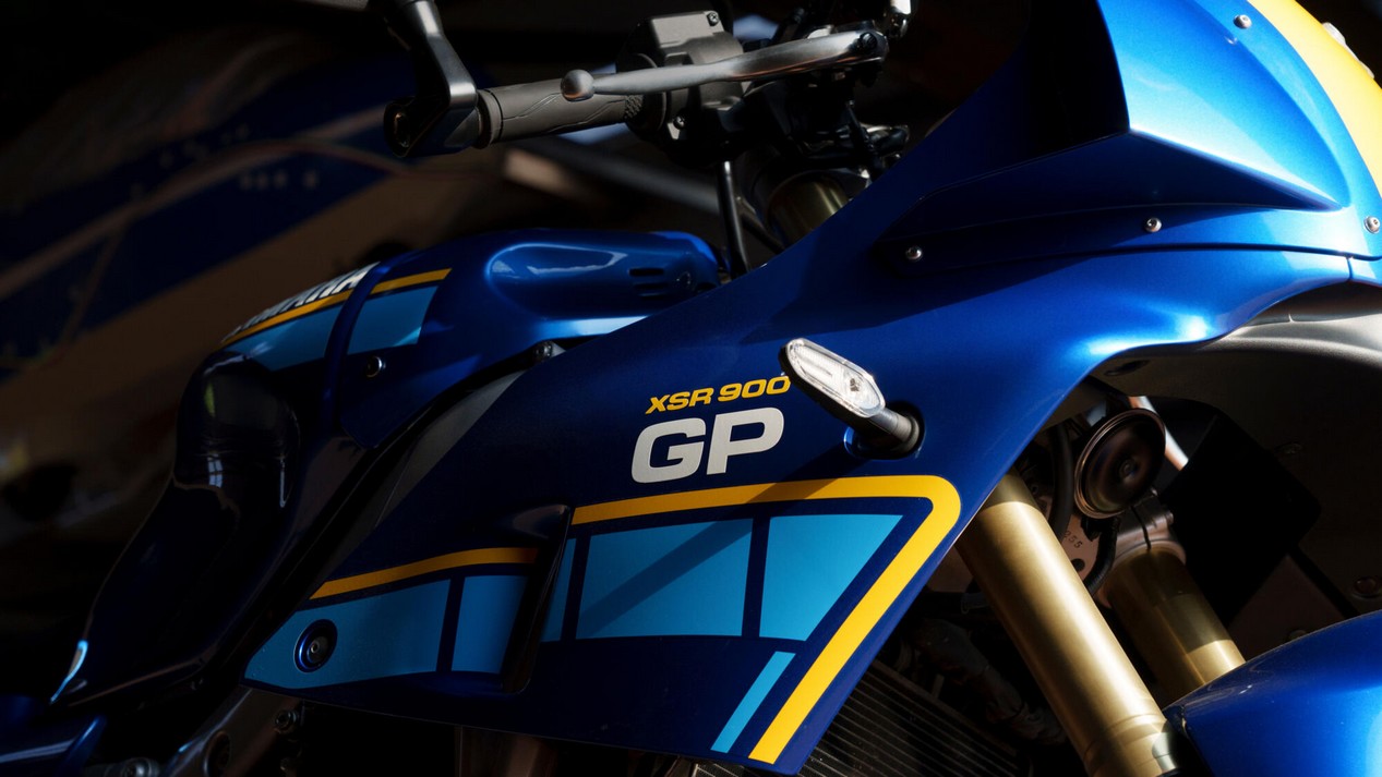 yamaha xsr 900 gp legend blue 2027 11