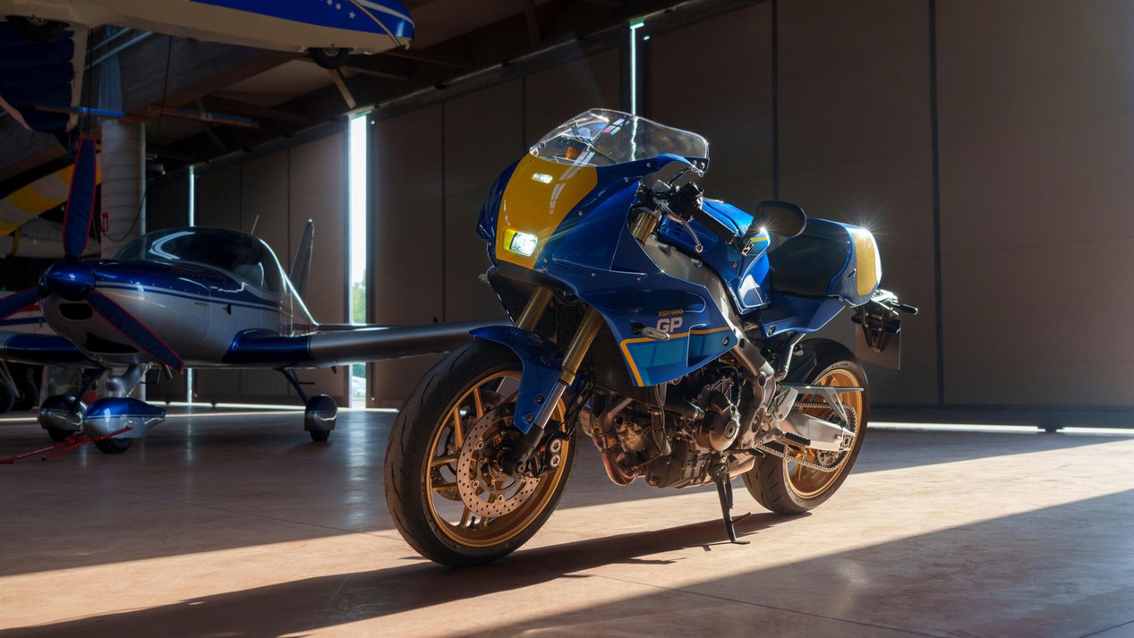 yamaha xsr 900 gp legend blue 2027 12