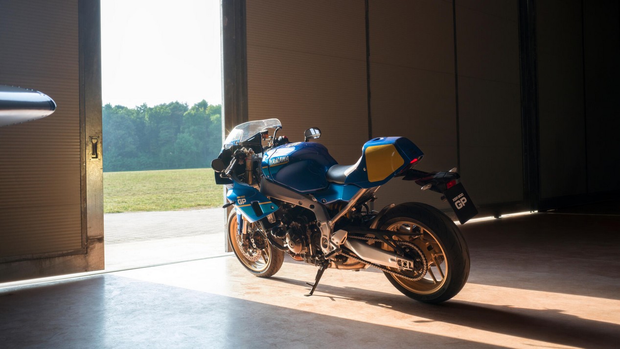 yamaha xsr 900 gp legend blue 2027 14