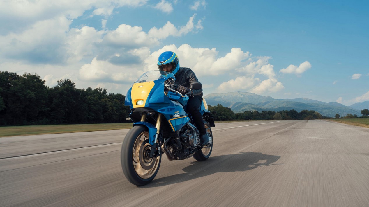 yamaha xsr 900 gp legend blue 2027 5