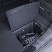 4 E-Tech Electrique intérieur : trappe du coffre pour la recharge 2493901532